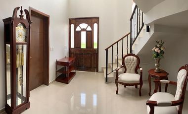 Casa Amueblada En Renta  En Senderos De Monte Verde.