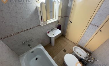 VENTA PH 2 DORMITORIOS CON TERRAZA EN EL CENTRO
