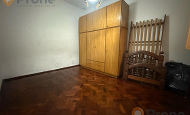 VENTA PH 2 DORMITORIOS CON TERRAZA EN EL CENTRO