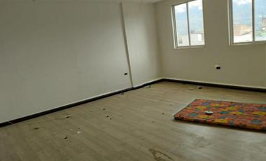 DE VENTA HERMOSA CASA, IMBABURA, CIUDAD ATUNTAQUI.