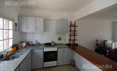 DÚPLEX VENTA 5 AMBIENTES COCHERA JARDIN VICENTE LOPEZ