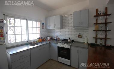 DÚPLEX VENTA 5 AMBIENTES COCHERA JARDIN VICENTE LOPEZ