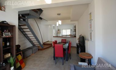 DÚPLEX VENTA 5 AMBIENTES COCHERA JARDIN VICENTE LOPEZ