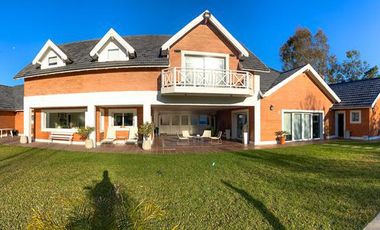 CASA en VENTA en Echeverria del Lago - Canning