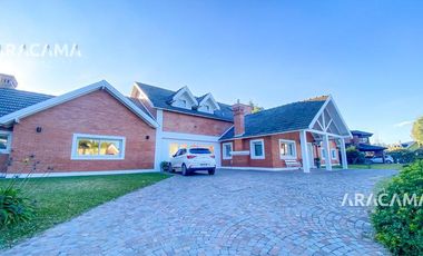 CASA en VENTA en Echeverria del Lago - Canning