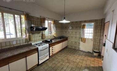 Venta Casa 4 ambs garaje y terraza en Parque Avellaneda