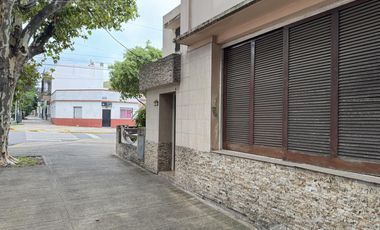 Venta Casa 4 ambs garaje y terraza en Parque Avellaneda