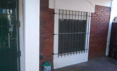 Casa en venta - 1 Dormitorio 1 Baño - 300Mts2 - Melchor Romero