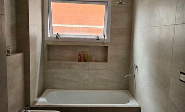 Departamento en alquiler - 5 Dormitorios 4 Baños - Cochera - 150Mts2 - Retiro