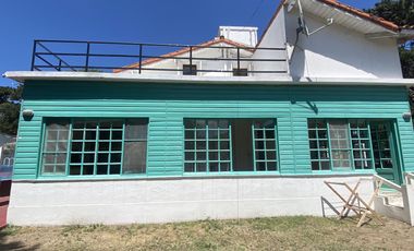 CASA EN VENTA CON PILETA Y DEPARTAMENTOS EN MAR DE AJO