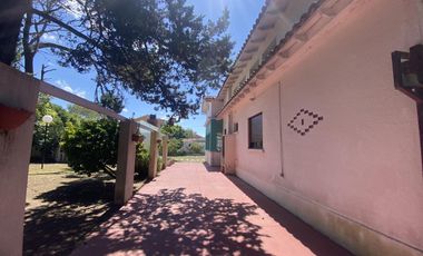 CASA EN VENTA CON PILETA Y DEPARTAMENTOS EN MAR DE AJO