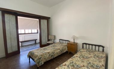 CASA EN VENTA CON PILETA Y DEPARTAMENTOS EN MAR DE AJO