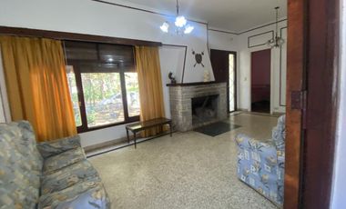 CASA EN VENTA CON PILETA Y DEPARTAMENTOS EN MAR DE AJO