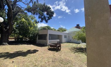 CASA EN VENTA CON PILETA Y DEPARTAMENTOS EN MAR DE AJO