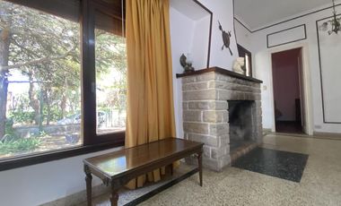 CASA EN VENTA CON PILETA Y DEPARTAMENTOS EN MAR DE AJO