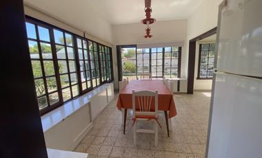 CASA EN VENTA CON PILETA Y DEPARTAMENTOS EN MAR DE AJO