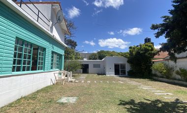 CASA EN VENTA CON PILETA Y DEPARTAMENTOS EN MAR DE AJO