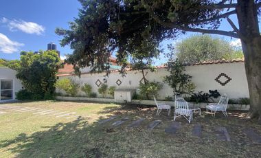 CASA EN VENTA CON PILETA Y DEPARTAMENTOS EN MAR DE AJO