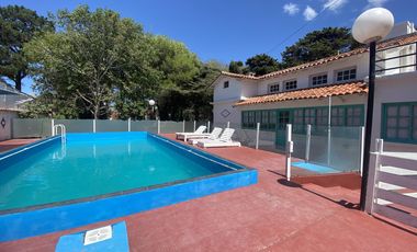 CASA EN VENTA CON PILETA Y DEPARTAMENTOS EN MAR DE AJO