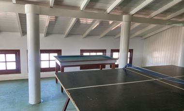 CASA EN VENTA CON PILETA Y DEPARTAMENTOS EN MAR DE AJO