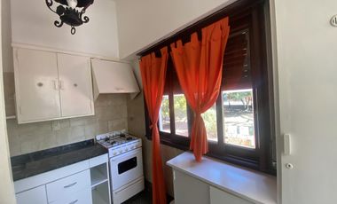 CASA EN VENTA CON PILETA Y DEPARTAMENTOS EN MAR DE AJO