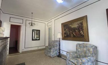 CASA EN VENTA CON PILETA Y DEPARTAMENTOS EN MAR DE AJO
