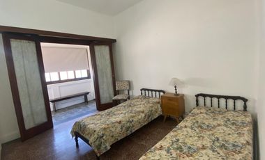 CASA EN VENTA CON PILETA Y DEPARTAMENTOS EN MAR DE AJO