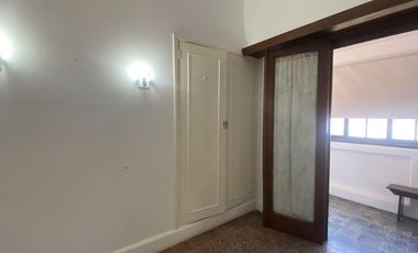 CASA EN VENTA CON PILETA Y DEPARTAMENTOS EN MAR DE AJO