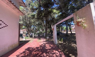CASA EN VENTA CON PILETA Y DEPARTAMENTOS EN MAR DE AJO