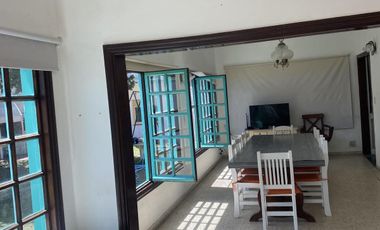 CASA EN VENTA CON PILETA Y DEPARTAMENTOS EN MAR DE AJO