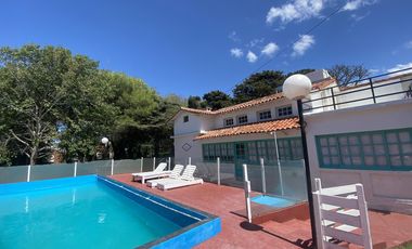 CASA EN VENTA CON PILETA Y DEPARTAMENTOS EN MAR DE AJO