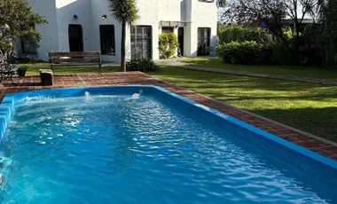 Casa en venta - 2 Dormitorios 2 Baños - Cochera - 700Mts2 - Necochea