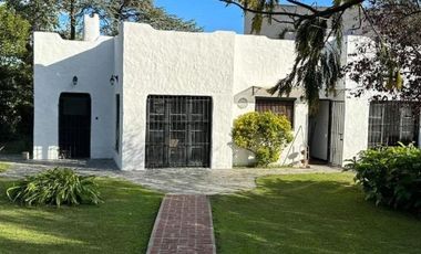 Casa en venta - 2 Dormitorios 2 Baños - Cochera - 700Mts2 - Necochea