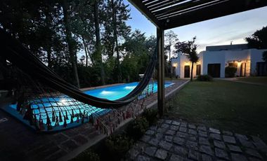 Casa en venta - 2 Dormitorios 2 Baños - Cochera - 700Mts2 - Necochea