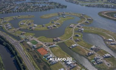 Lote a la laguna, en venta en Los Puentes - Nordelta