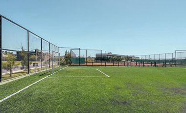 Terreno central en la mejor zona de VIDA con frente Sur