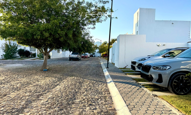 CASA CON ALBERCA EN RENTA, CHAPALA, JALISCO