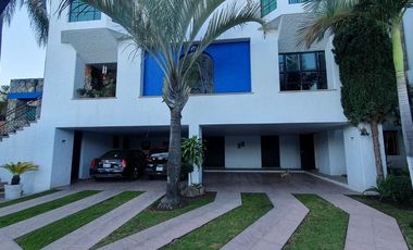 SE VENDE RESIDENCIA EN FRACCIONAMIENTO BUGAMBILIAS PRIMERA SECCION