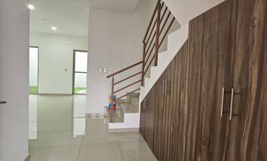 Casa en venta en colima norte con Recámara en planta baja.