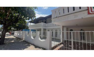 Se arrienda casa comercial en la Av. del Libertador, Sta Mta