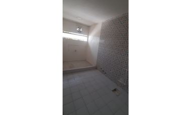 Se arrienda casa comercial en la Av. del Libertador, Sta Mta