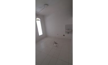Se arrienda casa comercial en la Av. del Libertador, Sta Mta