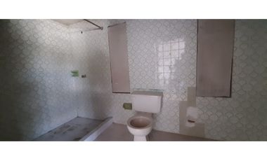 Se arrienda casa comercial en la Av. del Libertador, Sta Mta