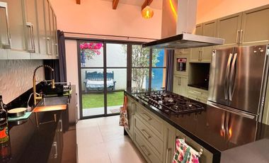 ¡Casa en Venta en Huentitán el Alto, Guadalajara. – Diseño Moderno