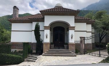 CASA EN VENTA EN LA JOYA DEL VENADO SPGG