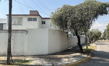 Venta de Casa en Esquina en  La Florida Naucalpan
