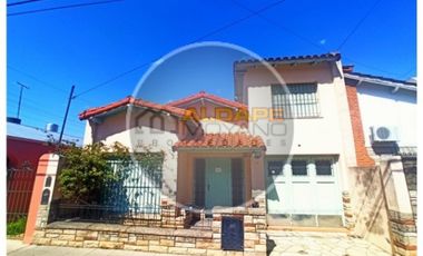 Se Vende Casa multifamiliar lote 8,66 x 24 mts Ramos Mejia, se acepta permuta departamento!!
