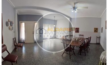 Se Vende Casa multifamiliar lote 8,66 x 24 mts Ramos Mejia, se acepta permuta departamento!!