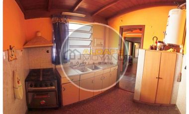 Se Vende Casa multifamiliar lote 8,66 x 24 mts Ramos Mejia, se acepta permuta departamento!!