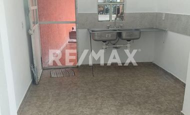 EN VENTA AGRADABLE CASA - (3)